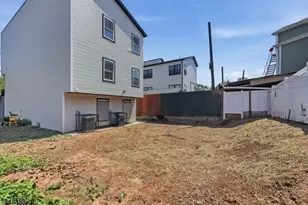 54 Pennsylvania Ave, Newark, NJ 07114 - Photo 29