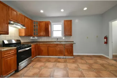 659 S 17th St #2, Newark, NJ 07103 - Photo 7