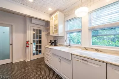 133 Buckingham Rd, Montclair, NJ 07043 - Photo 15