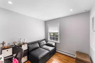 738 County Rd 579, Raritan Township, NJ 08822 - Photo 17