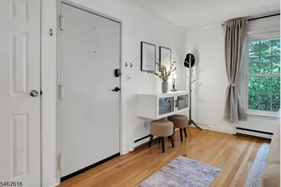 301 Claremont Ave #3, Montclair Twp., NJ 07042 - Photo 3