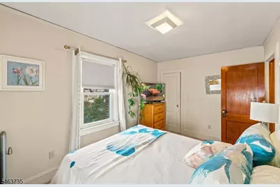 239 Magie Ave, Roselle Park, NJ 07204 - Photo 15