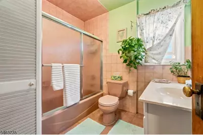 239 Magie Ave, Roselle Park, NJ 07204 - Photo 17