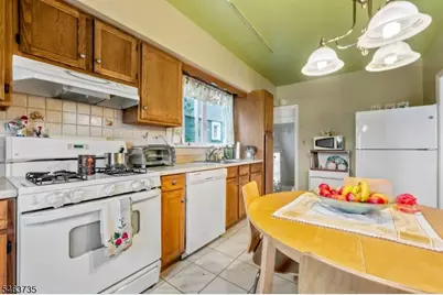 239 Magie Ave, Roselle Park, NJ 07204 - Photo 9