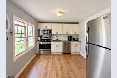 60 W Shawnee Trl, Jefferson Township, NJ 07885 - Photo 5