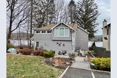 60 W Shawnee Trl, Jefferson Township, NJ 07885 - Photo 1