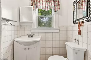 671 E 29th St, Paterson, NJ 07504 - Photo 17