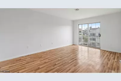 26 Seton Hall Dr, Newark, NJ 07103 - Photo 15