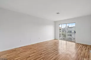 26 Seton Hall Dr, Newark, NJ 07103 - Photo 15