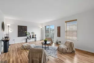 26 Seton Hall Dr, Newark, NJ 07103 - Photo 5