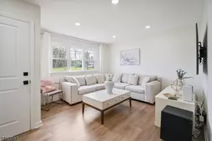 7 Veterans Pl, North Arlington, NJ 07031 - Photo 3