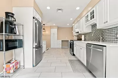29 Camelot Dr, West Milford, NJ 07480 - Photo 11