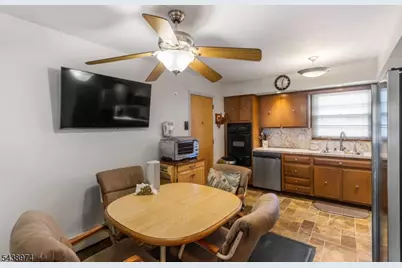 164 Page St, Elmwood Park, NJ 07407 - Photo 9