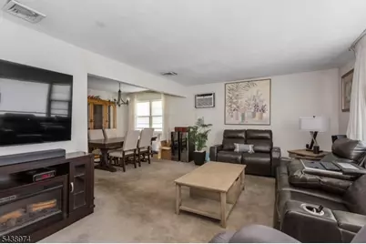 164 Page St, Elmwood Park, NJ 07407 - Photo 5