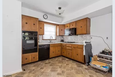 164 Page St, Elmwood Park, NJ 07407 - Photo 23