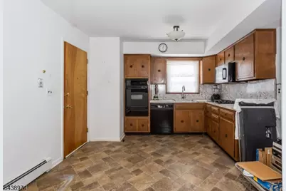 164 Page St, Elmwood Park, NJ 07407 - Photo 21