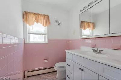 164 Page St, Elmwood Park, NJ 07407 - Photo 25