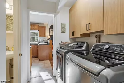 26 Lenape Trl, Wayne, NJ 07470 - Photo 9