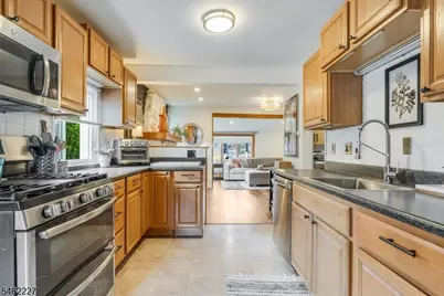 26 Lenape Trl, Wayne, NJ 07470 - Photo 7