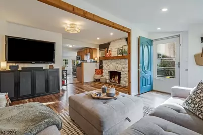 26 Lenape Trl, Wayne, NJ 07470 - Photo 3