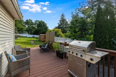 26 Lenape Trl, Wayne, NJ 07470 - Photo 17