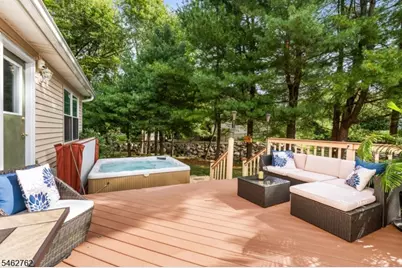 96 Carol Pl, Wayne, NJ 07470 - Photo 5