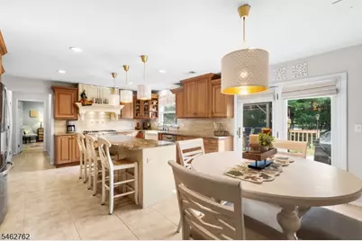 96 Carol Pl, Wayne, NJ 07470 - Photo 11