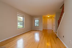 243 Spruce Ct, Raritan Township, NJ 08822 - Photo 5