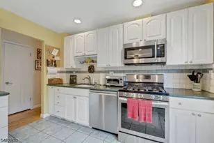 21 Aldrin Dr, Wanaque, NJ 07465 - Photo 11