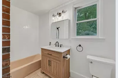 370 Sicomac Ave, Wyckoff Township, NJ 07481 - Photo 7