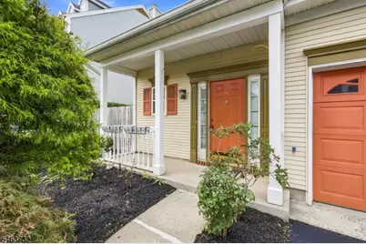 15 Champlain Way, Franklin Township, NJ 08823 - Photo 3