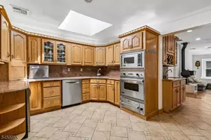 186 Laauwe Ave, Wayne, NJ 07470 - Photo 9