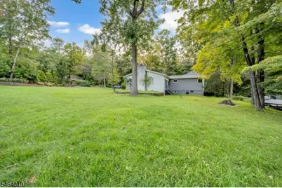 10 Hunters Ln, Byram Township, NJ 07821 - Photo 3