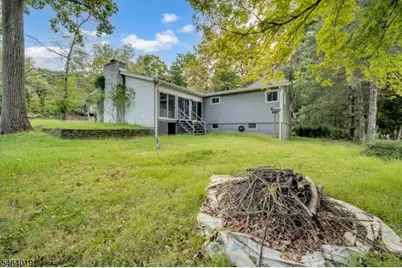 10 Hunters Ln, Byram Township, NJ 07821 - Photo 5