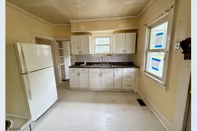 31 Fourth St, Hillsborough Township, NJ 08821 - Photo 5