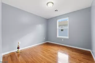 572 S 11th St, Newark, NJ 07103 - Photo 11