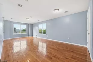 572 S 11th St, Newark, NJ 07103 - Photo 5