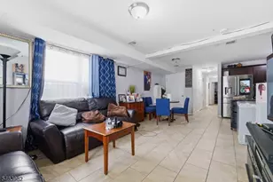 572 S 11th St, Newark, NJ 07103 - Photo 15