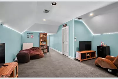 5 Nalesnik Dr, Fairfield, NJ 07004 - Photo 27