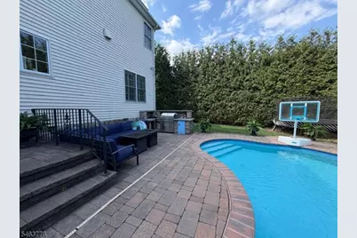 5 Nalesnik Dr, Fairfield, NJ 07004 - Photo 31