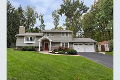 44 Northview Dr, Morris Plains, NJ 07950 - Photo 1