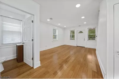 704 W Lake Ave, Rahway, NJ 07065 - Photo 11