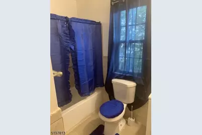 21 Holland St, Newark, NJ 07103 - Photo 7
