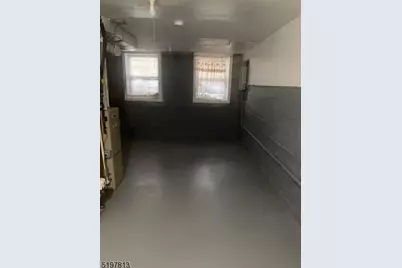 21 Holland St, Newark, NJ 07103 - Photo 11