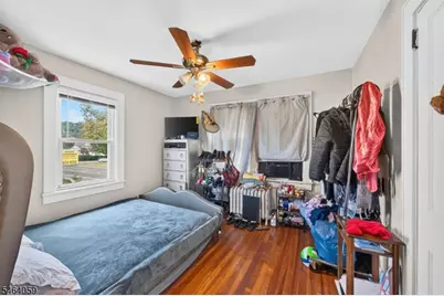 921 N Washington Ave, Green Brook Township, NJ 08812 - Photo 13