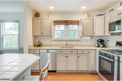 16 Lexington Ct, Chatham Township, NJ 07928 - Photo 15