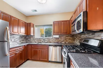 1008 Brittany #1008, Wayne, NJ 07470 - Photo 5