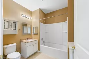1008 Brittany, Wayne, NJ 07470 - Photo 7