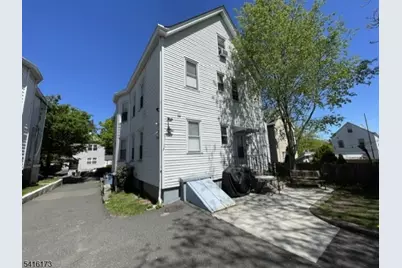 15 Caroline Ave, Clifton, NJ 07011 - Photo 3