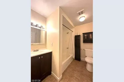15 Caroline Ave, Clifton, NJ 07011 - Photo 9